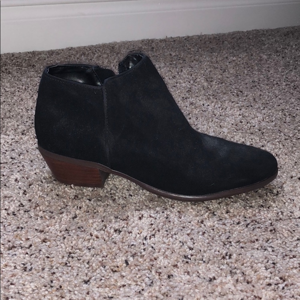 Crown vintage- black booties